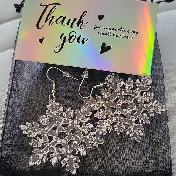 NwT Snowflake acrylic sparkle Dangle Winter Christmas earrings Lightweight - Picture 3 of 5